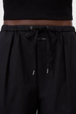 Wide Pants - Wynston Black 2 Wide Pants - Wynston Black -Closed Geschaft C21166 31H 20 100 2