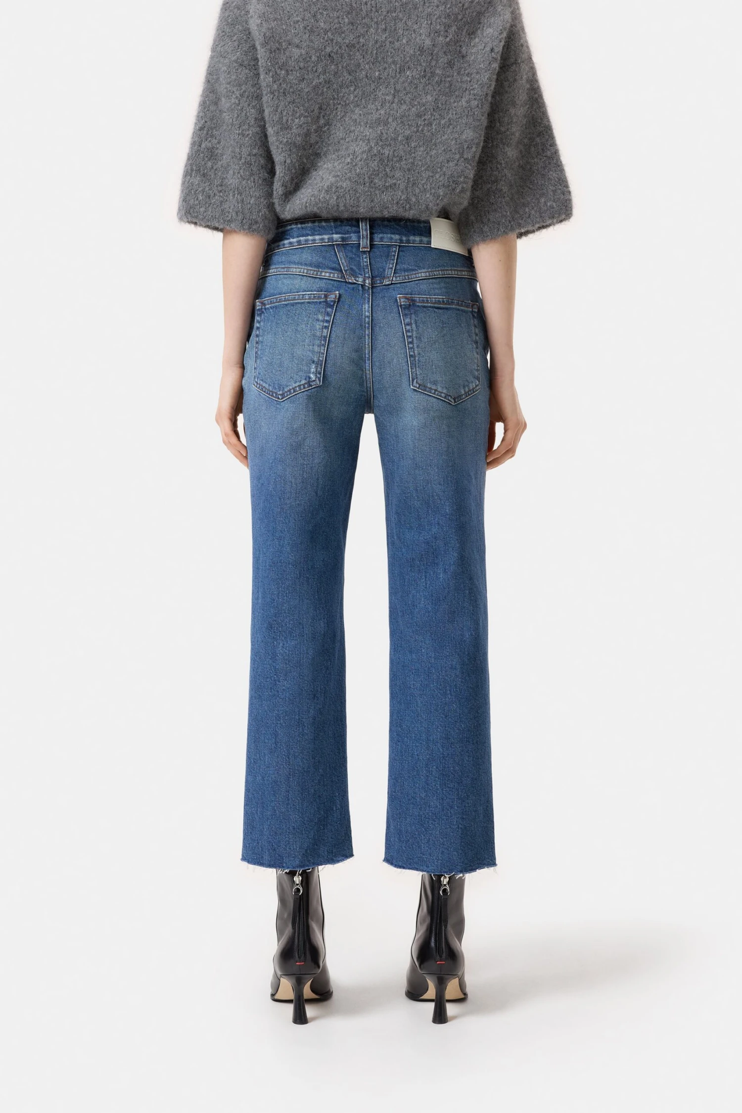 Straight Jeans - Milo Mid blue Straight Jeans - Milo Mid Blue -Closed Geschaft C21243 056 5N MBL 1 scaled