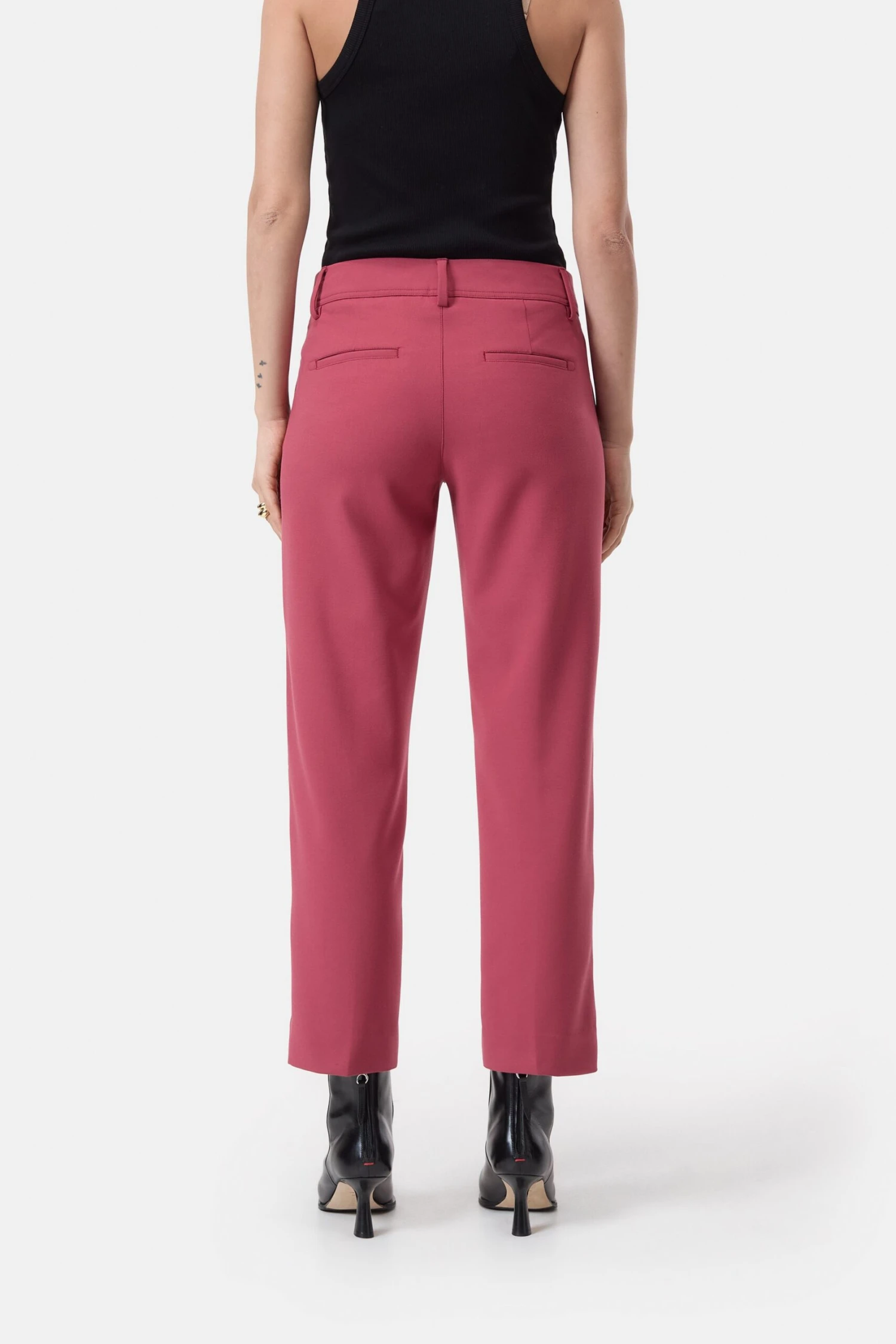 Straight Pants - Serandon Cherry red Straight Pants - Serandon Cherry Red -Closed Geschaft C21259 32C 22 343 1 scaled