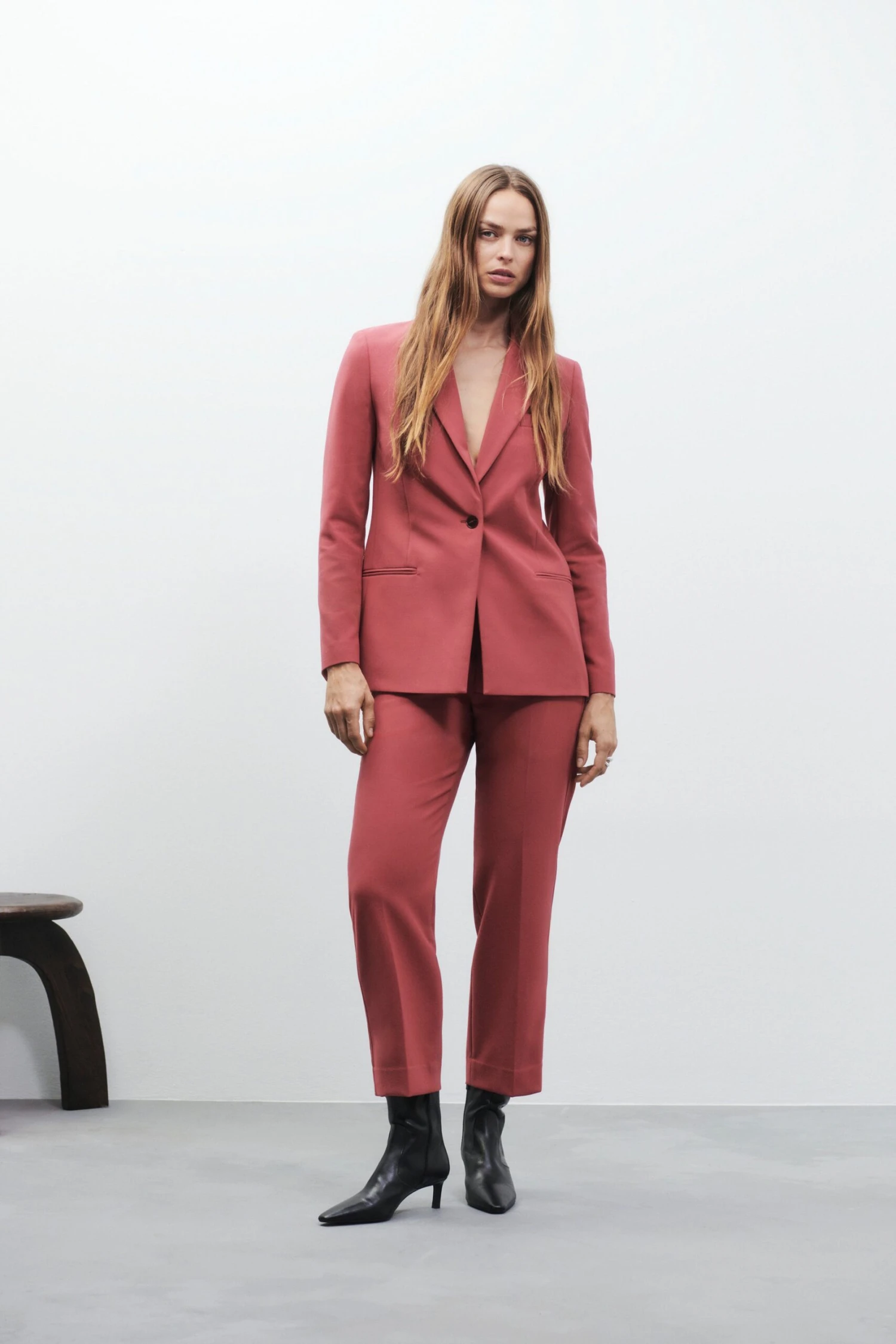 Straight Pants - Serandon Cherry red Straight Pants - Serandon Cherry Red -Closed Geschaft C21259 32C 22 343 3 scaled