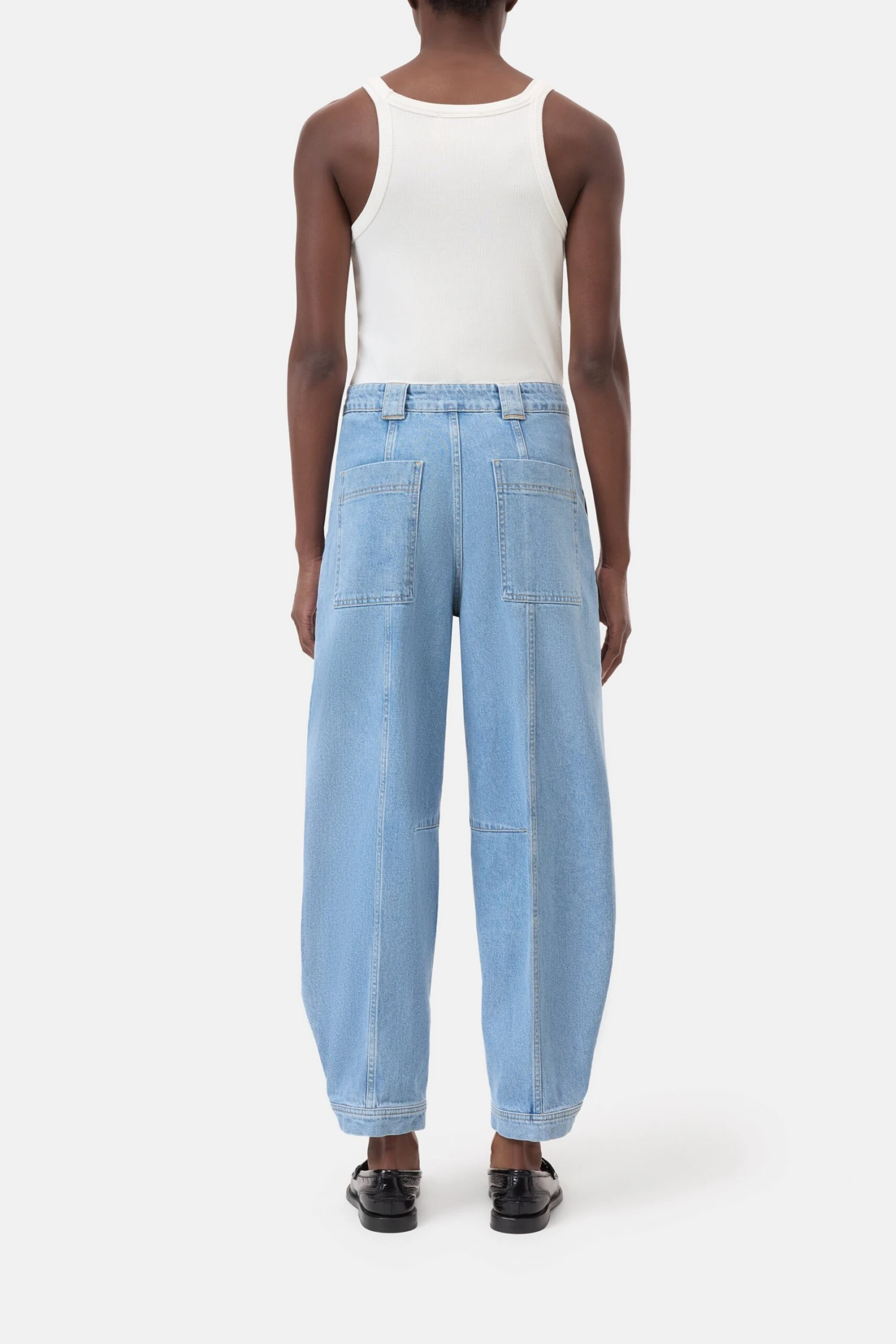 Barrel Jeans - Rhannon Light blue Barrel Jeans - Rhannon Light Blue -Closed Geschaft C21734 05A 39 LBL 1 scaled