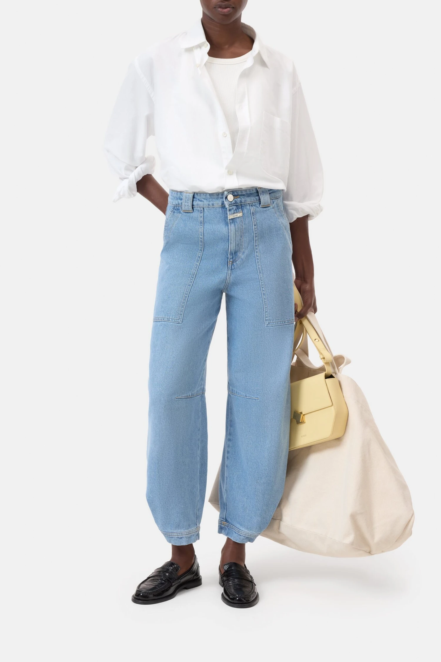 Barrel Jeans - Rhannon Light blue Barrel Jeans - Rhannon Light Blue -Closed Geschaft C21734 05A 39 LBL scaled