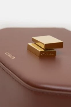 Closed Bag One Small Mahagony Brown -Closed Geschaft C90424 88H 22 773 5