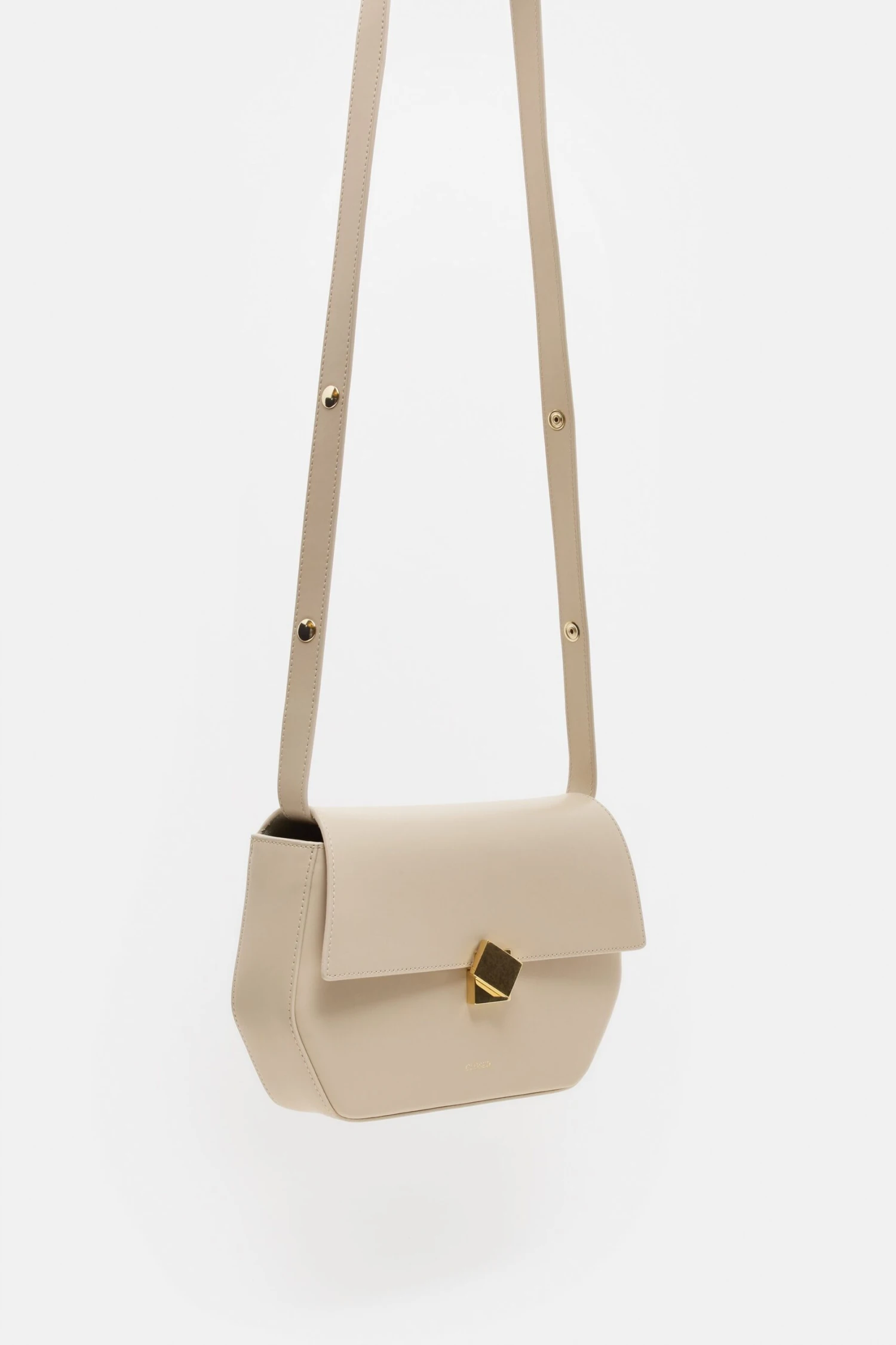 Closed Bag One medium Shetland Closed Bag One Medium Shetland -Closed Geschaft C90432 88H 22 276 1 scaled