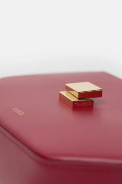 Closed Bag One Medium Cherry Red -Closed Geschaft C90432 88H 22 343 5