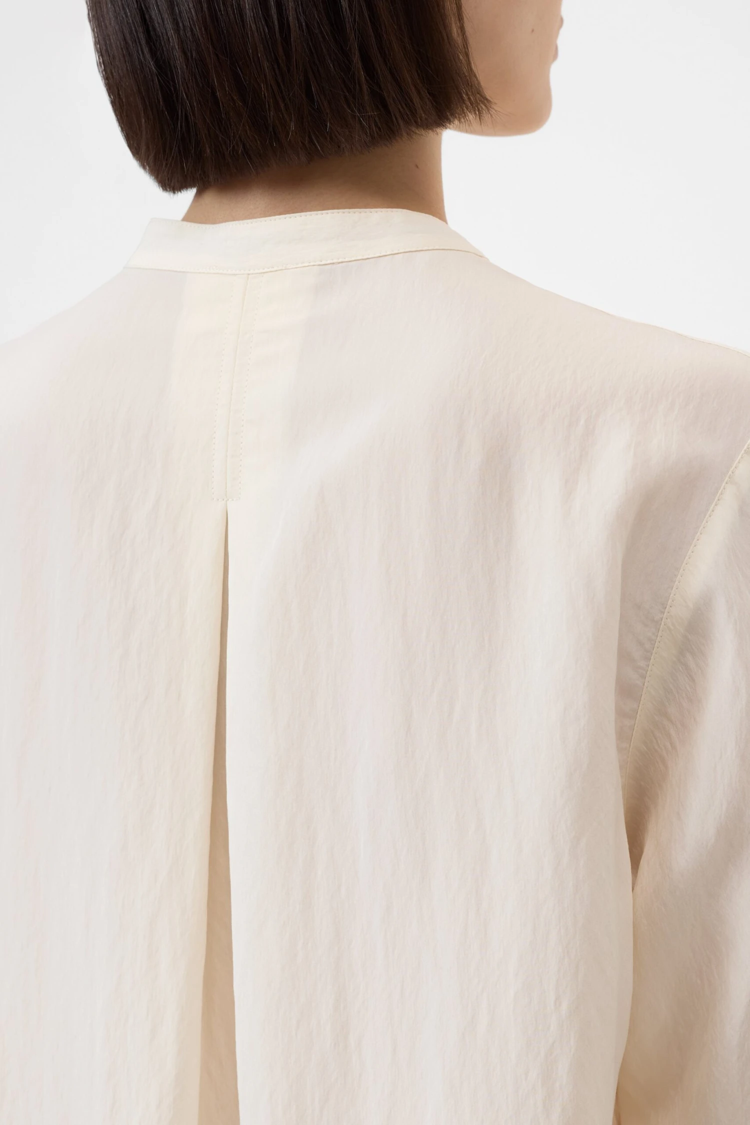 Tunika aus Viskose-Mix Ecru Tunika Aus Viskose-Mix Ecru -Closed Geschaft C94027 267 22 201 5 scaled