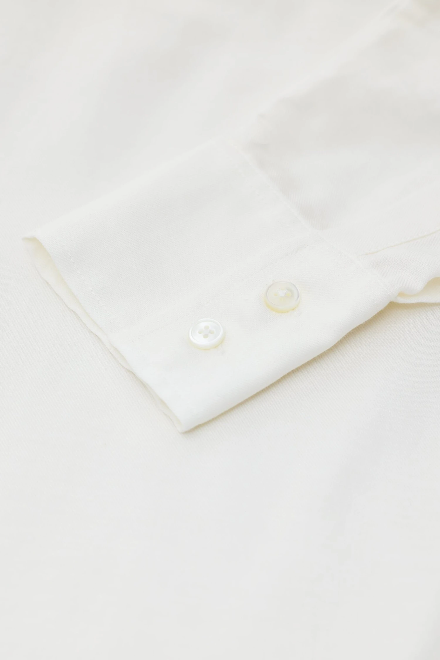 Bluse aus Baumwolle-Mix Ivory Bluse Aus Baumwolle-Mix Ivory -Closed Geschaft C94240 23M 22 218 5 scaled