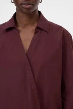 Popeline-Bluse Mit Diagonaler Knopfleiste Dark Raisin Red -Closed Geschaft C94246 252 22 856 3