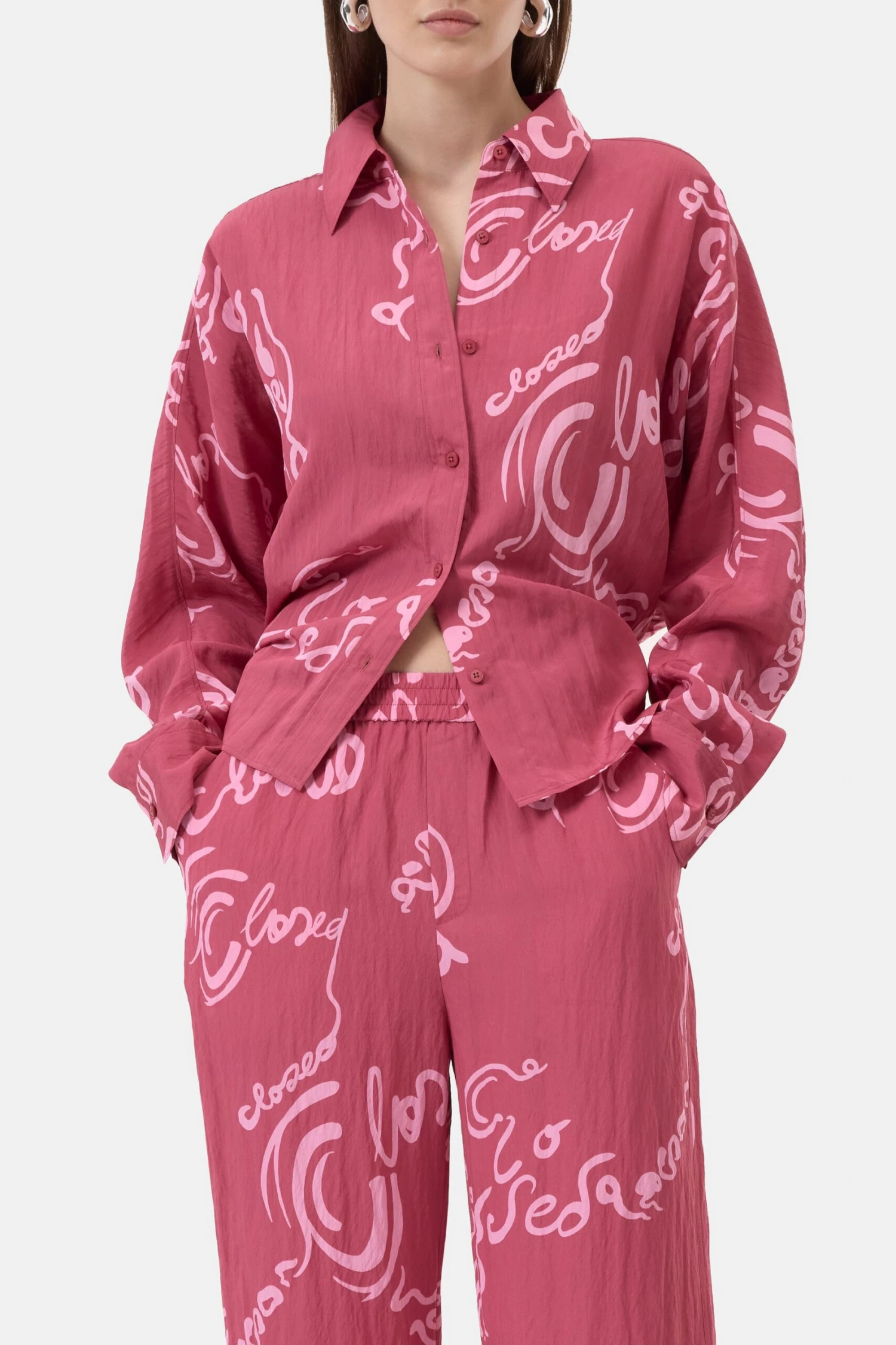 Bluse aus Viskose Cherry red Bluse Aus Viskose Cherry Red -Closed Geschaft C94616 267 P1 343 1 scaled