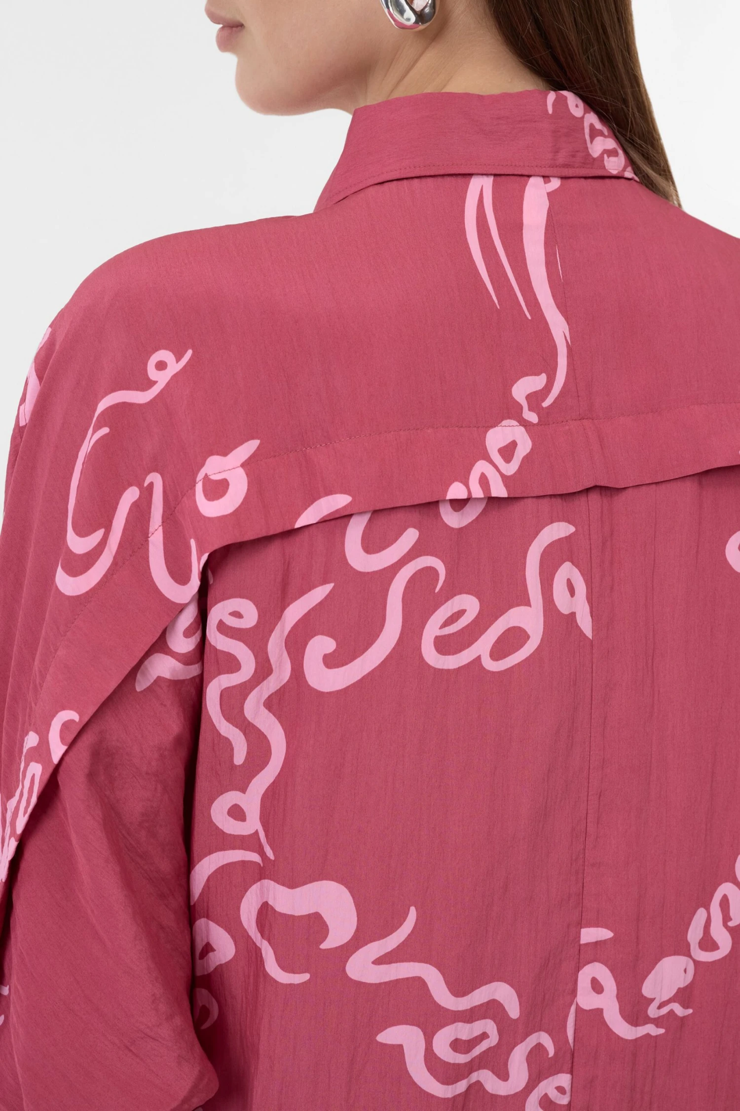 Bluse aus Viskose Cherry red Bluse Aus Viskose Cherry Red -Closed Geschaft C94616 267 P1 343 4 scaled