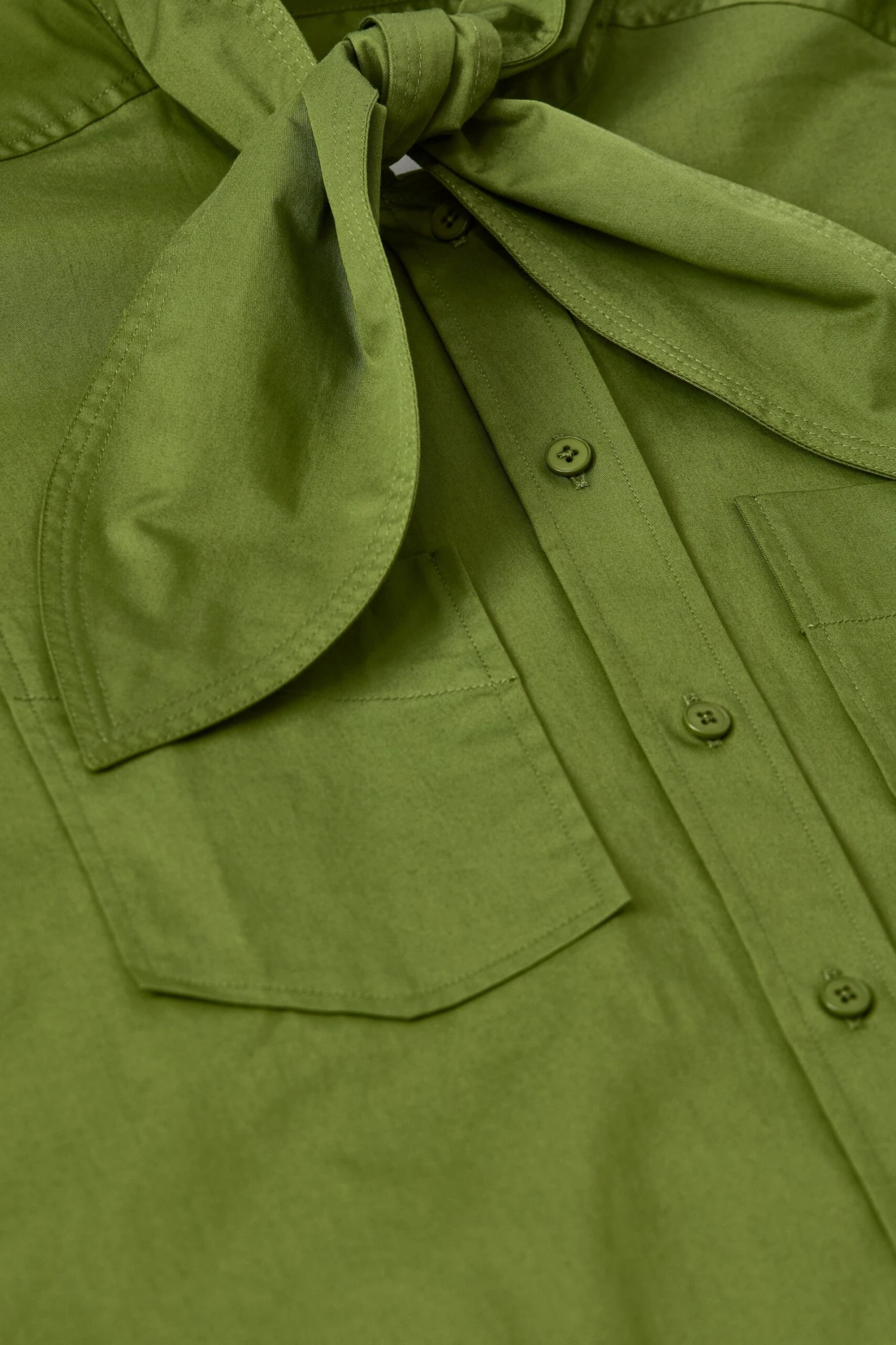 Schalbluse aus Baumwoll-Popeline Pistachio green Schalbluse Aus Baumwoll-Popeline Pistachio Green -Closed Geschaft C94789 252 22 695 6 scaled