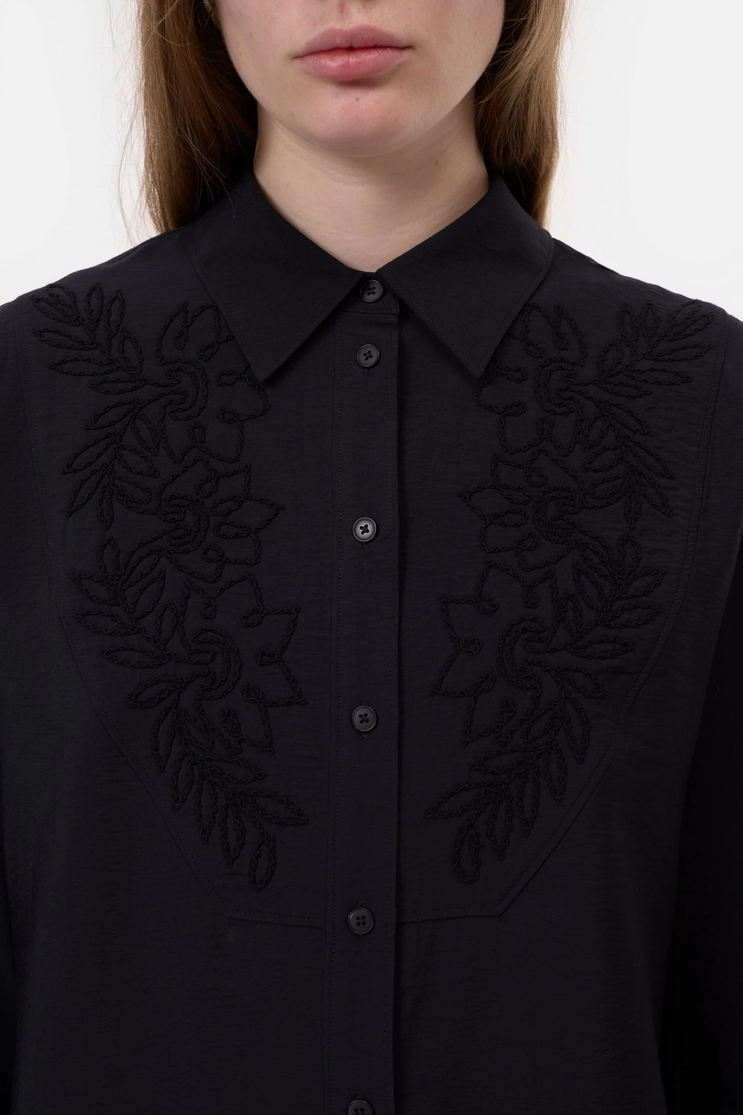 Hemd mit Stickerei Black Hemd Mit Stickerei Black -Closed Geschaft C94888 26K EM 100 3 scaled