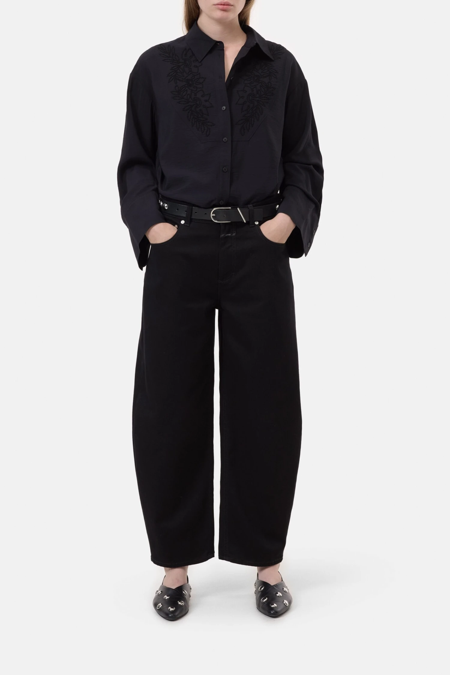 Hemd mit Stickerei Black Hemd Mit Stickerei Black -Closed Geschaft C94888 26K EM 100 scaled