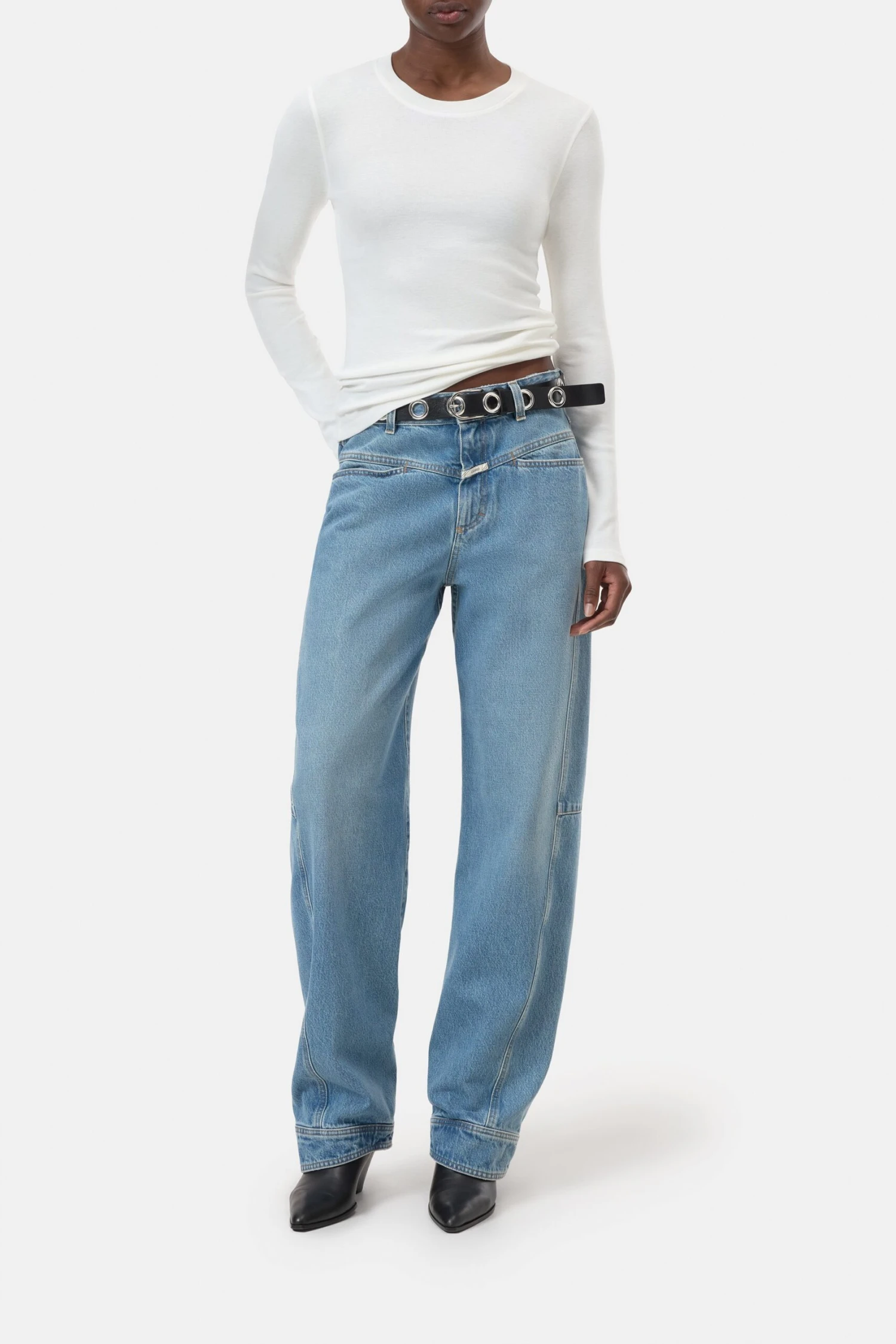 Longsleeve aus Baumwoll-Mix Ivory Longsleeve Aus Baumwoll-Mix Ivory -Closed Geschaft C95026 420 22 218 scaled