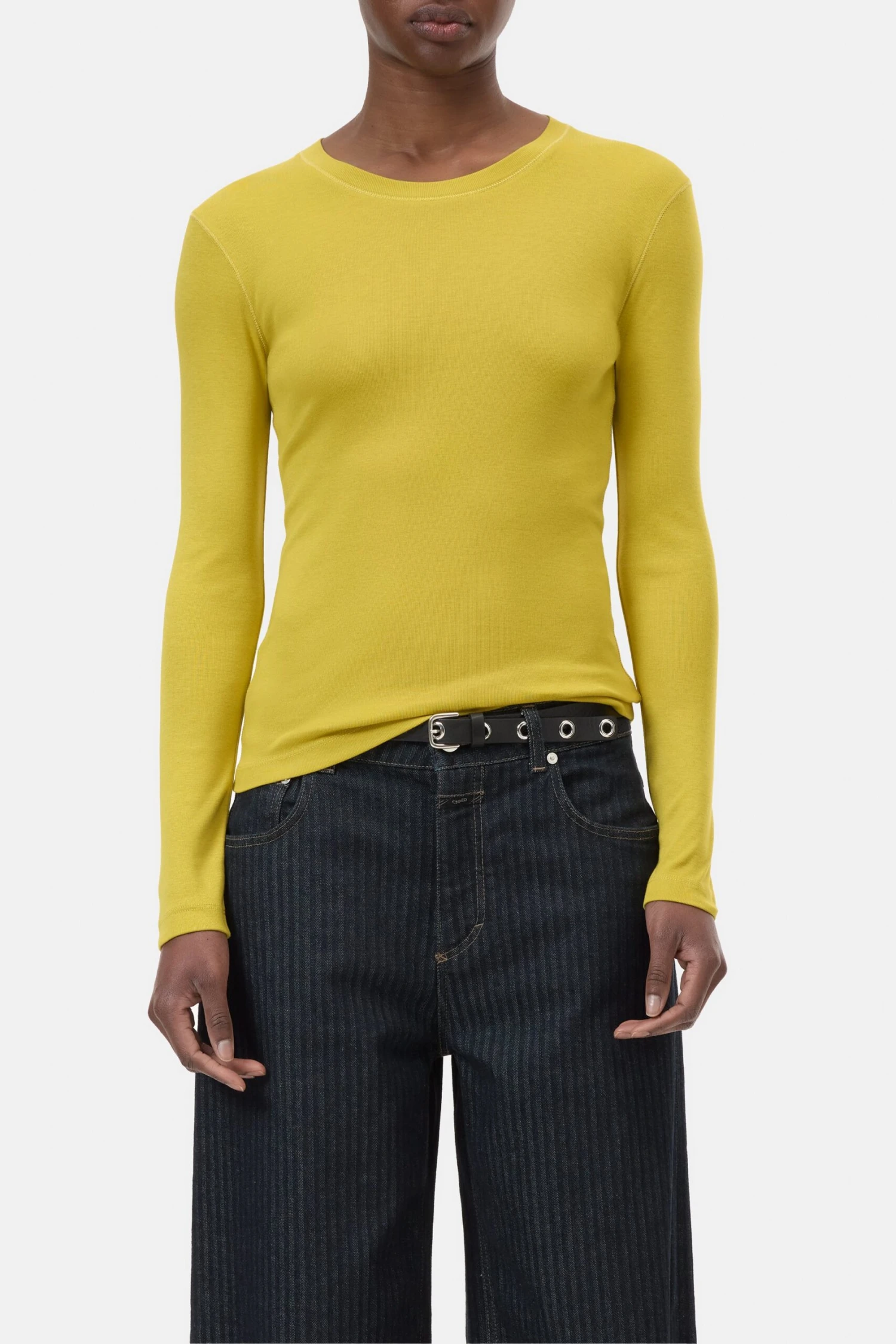 Longsleeve aus Baumwoll-Mix Golden yellow Longsleeve Aus Baumwoll-Mix Golden Yellow -Closed Geschaft C95026 420 22 456 1 scaled