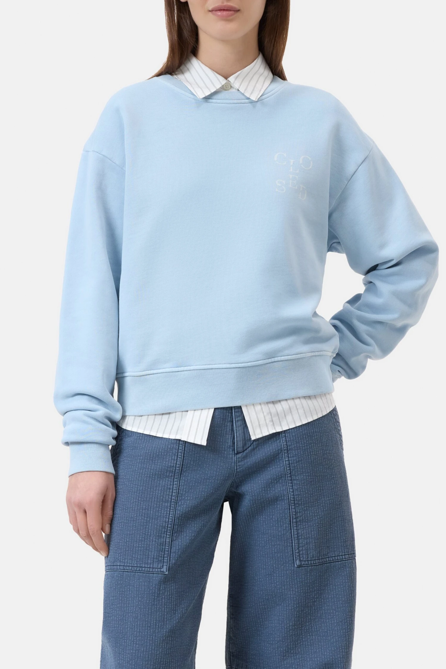 Sweatshirt aus Bio-Baumwolle Powder blue Sweatshirt Aus Bio-Baumwolle Powder Blue -Closed Geschaft C95226 47V 13 585 1 scaled
