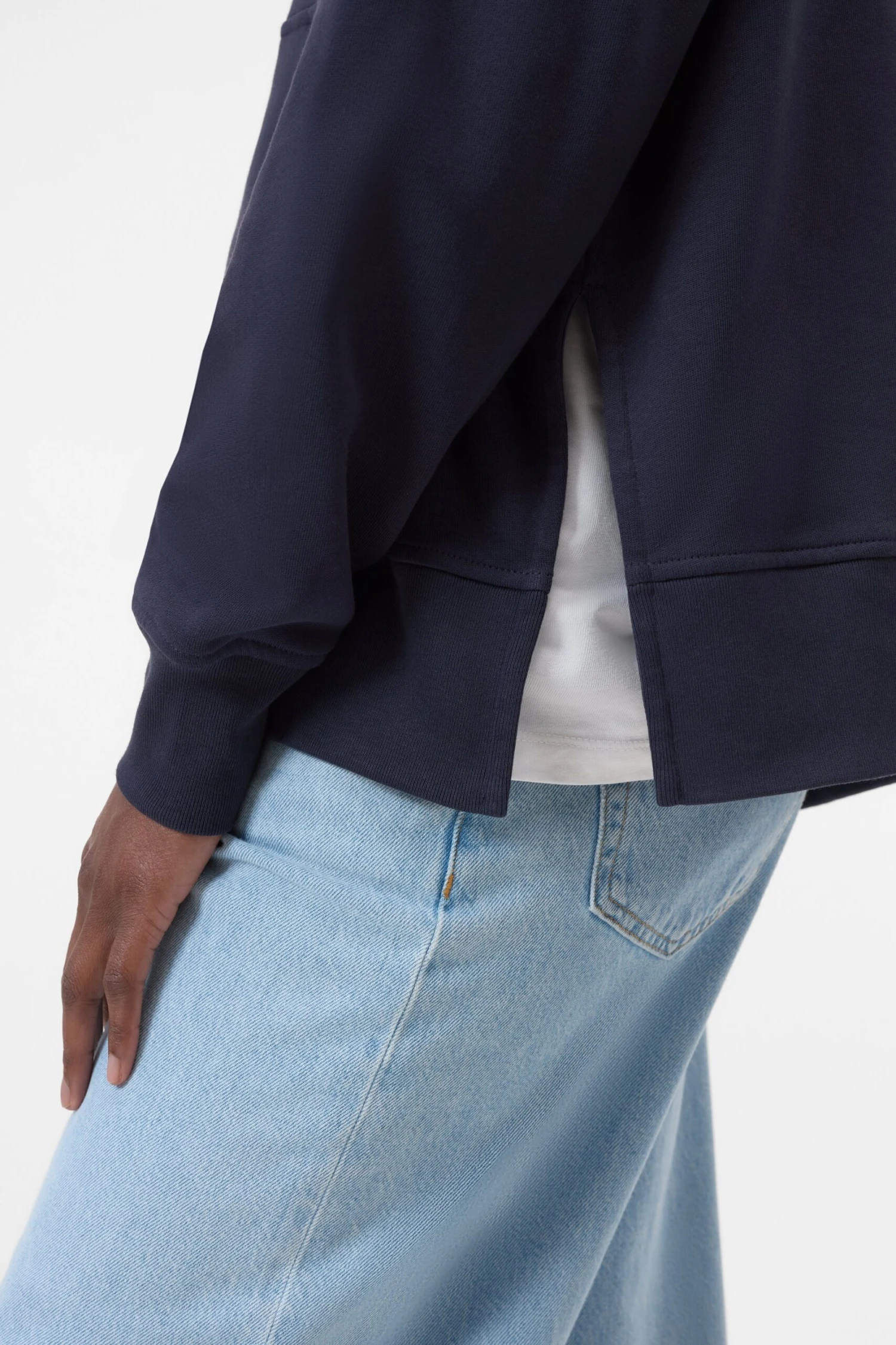 Hoodie aus Bio-Baumwolle Dark night Hoodie Aus Bio-Baumwolle Dark Night -Closed Geschaft C95358 472 EM 568 4 scaled