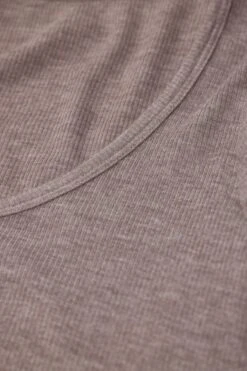 Geripptes Longsleeve Aus Modal-Kaschmir-Mix Clay Beige 4 Geripptes Longsleeve Aus Modal-Kaschmir-Mix Clay Beige -Closed Geschaft C95366 42S 22 911 4