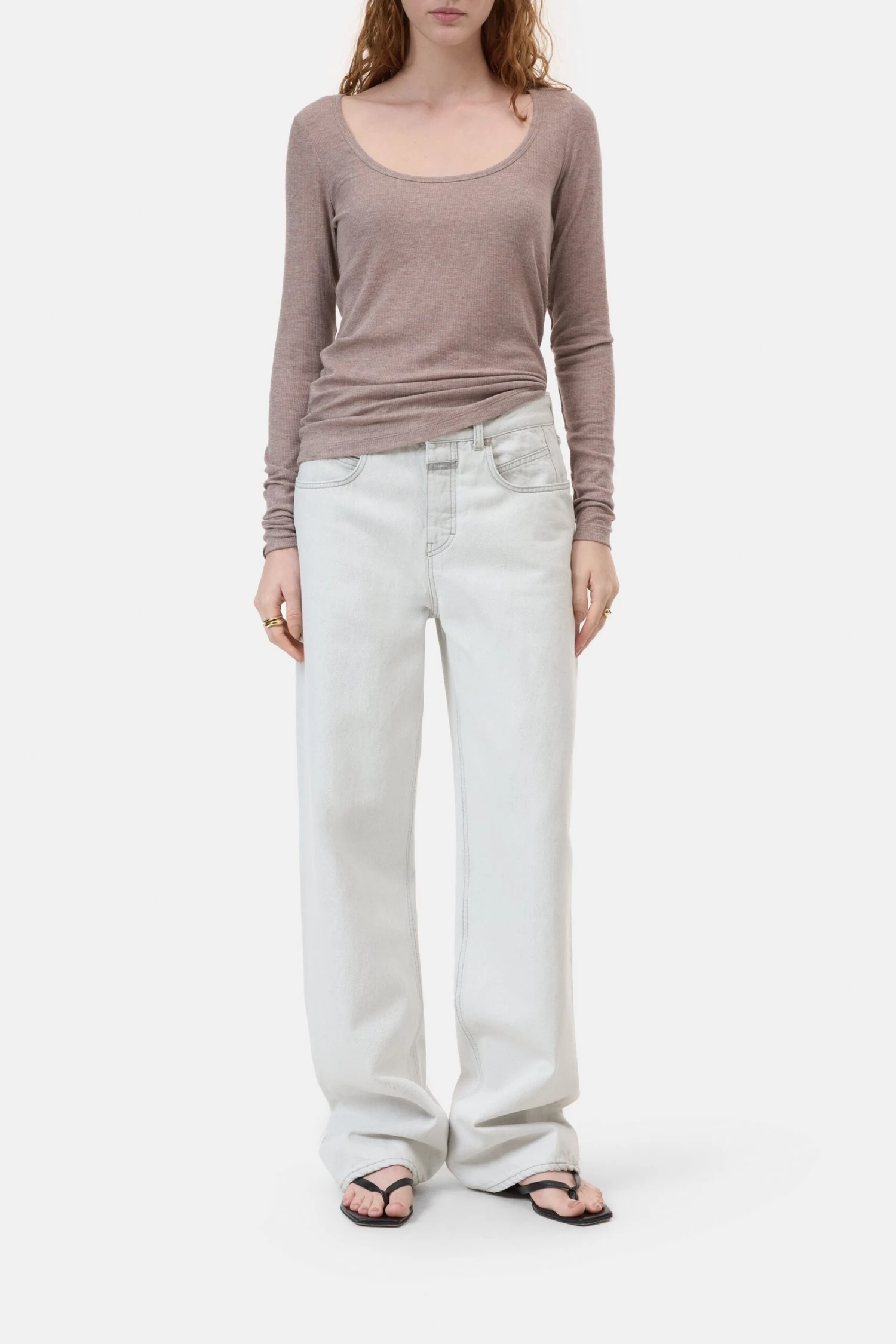 Geripptes Longsleeve aus Modal-Kaschmir-Mix Clay beige Geripptes Longsleeve Aus Modal-Kaschmir-Mix Clay Beige -Closed Geschaft C95366 42S 22 911 scaled