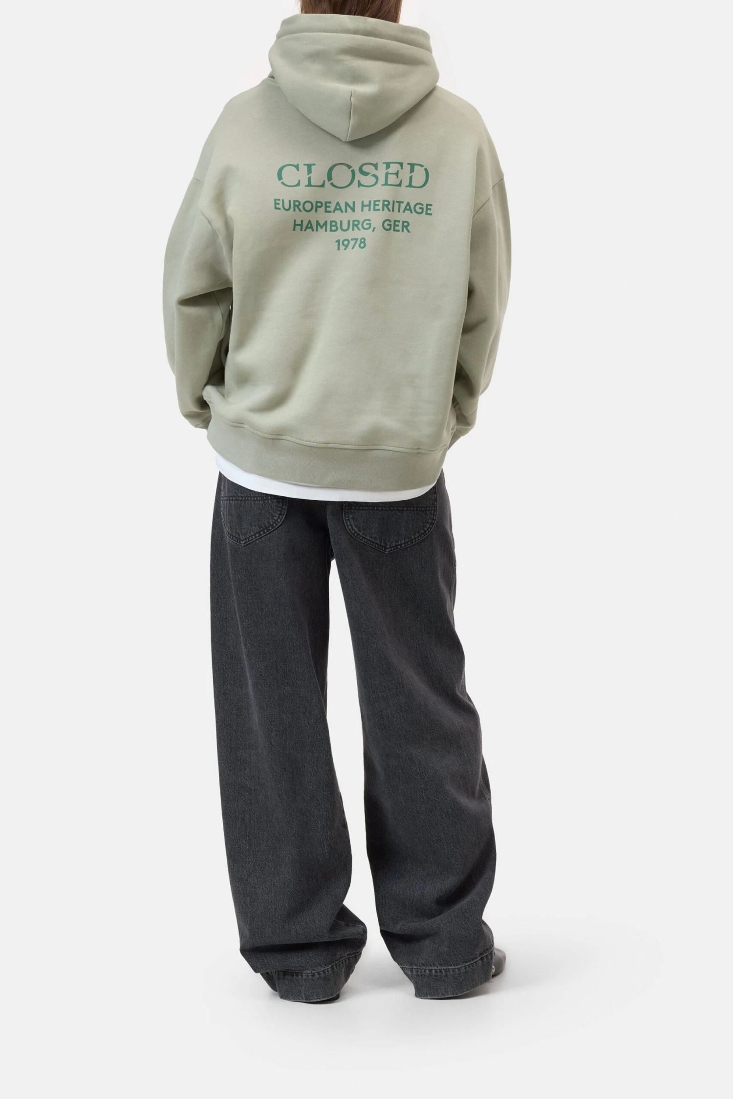 Hoodie aus Bio-Baumwolle Lichen green Hoodie Aus Bio-Baumwolle Lichen Green -Closed Geschaft C95922 472 PR 608 scaled