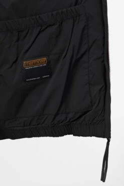 Kurze Puffer-Jacke Black -Closed Geschaft C97216 69F 22 100 6