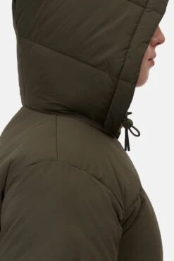 Wasserabweisender Puffer-Mantel Marsh Green -Closed Geschaft C97378 69F 22 694 6