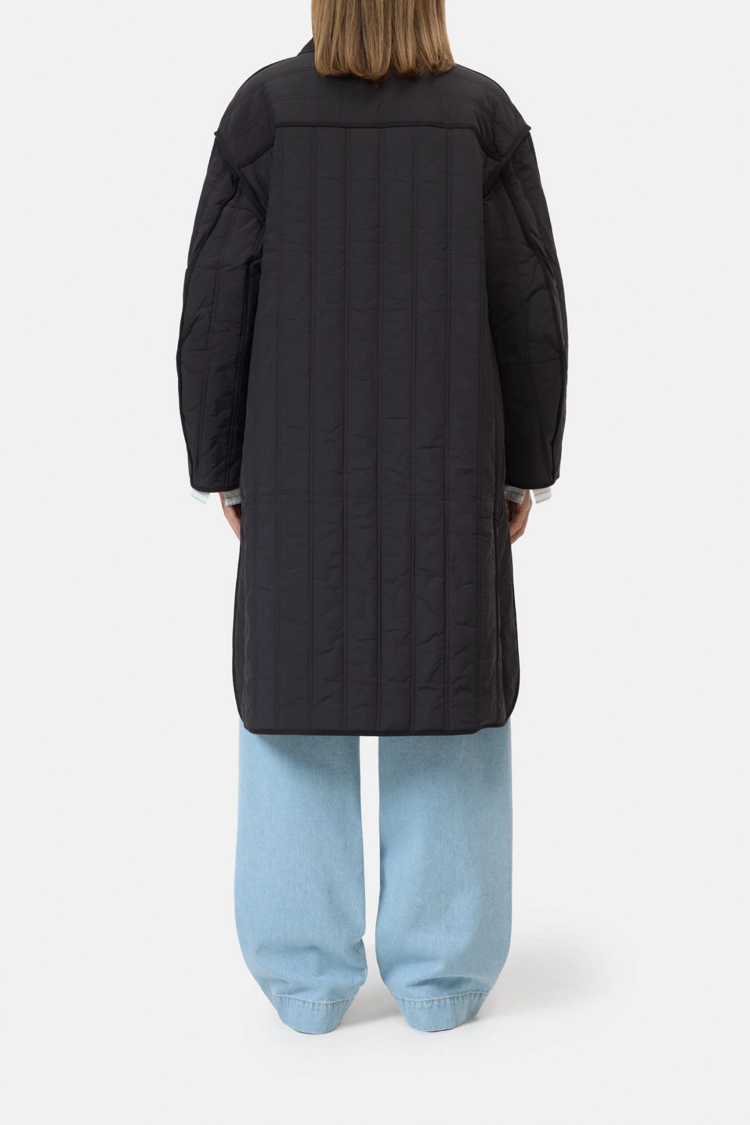 Gesteppter Mantel aus Nylon Black Gesteppter Mantel Aus Nylon Black -Closed Geschaft C97464 69F 22 100 2 scaled