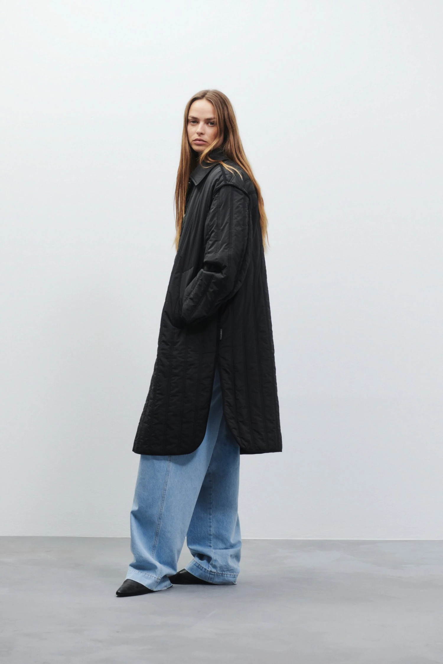 Gesteppter Mantel aus Nylon Black Gesteppter Mantel Aus Nylon Black -Closed Geschaft C97464 69F 22 100 6 scaled