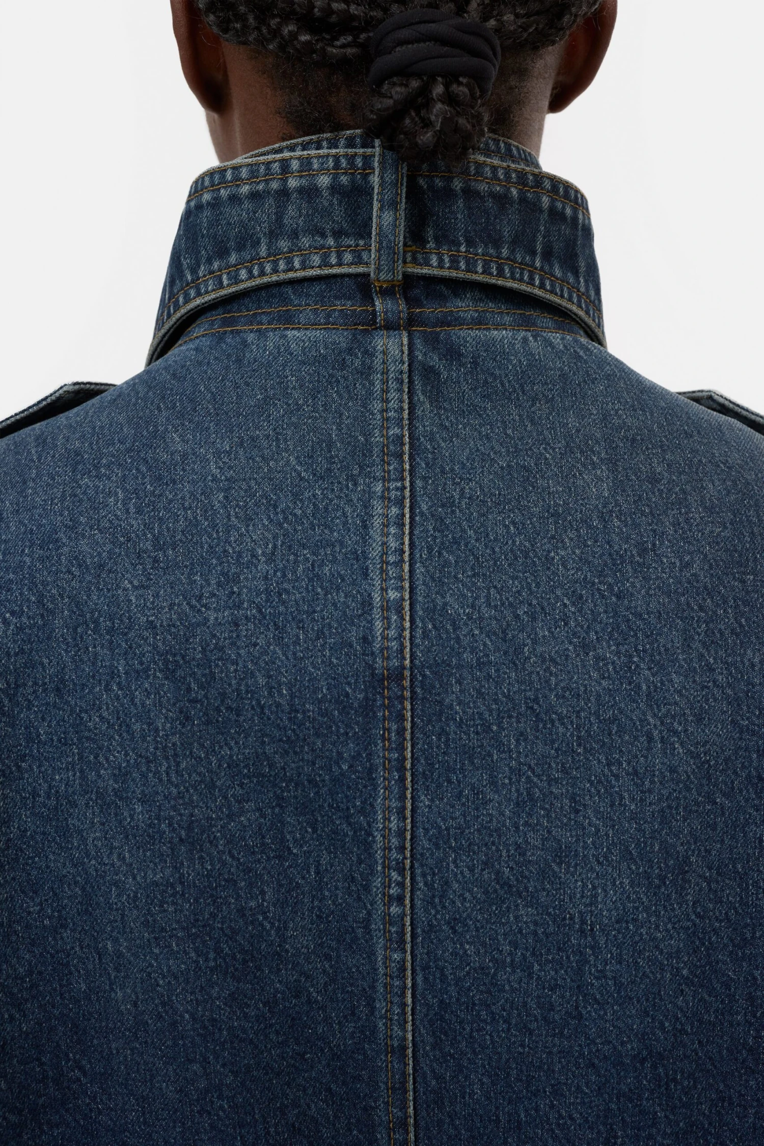 Kurzer Denim-Trenchcoat Dark blue Kurzer Denim-Trenchcoat Dark Blue -Closed Geschaft C97764 16L 28 DBL 5 scaled