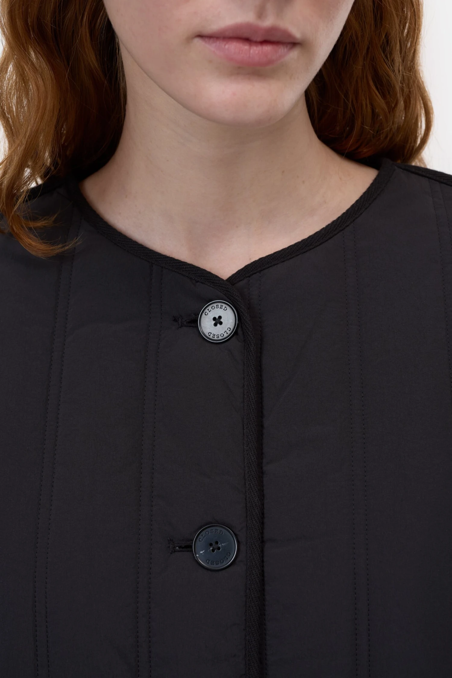 Steppjacke aus recyceltem Nylon Black Steppjacke Aus Recyceltem Nylon Black -Closed Geschaft C97992 69F 22 100 3 scaled